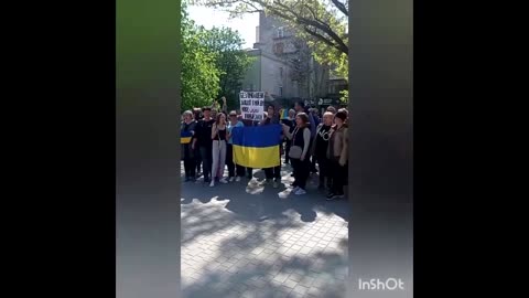 Tear gas fired at Ukrainian protest in Kherson