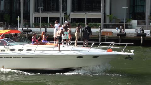 COLOMBIAN, VENEZUELA AND AMERICAN BABES ON YACHTS AT MIAMI RIVER IN BIKINI ENJOYING THE GOOD DAY !!!