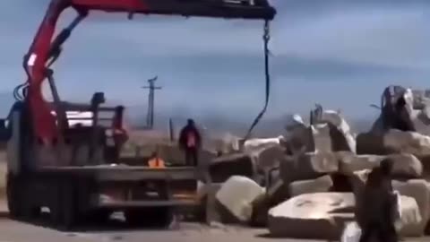 Israel and US lift the blockade on Gaza, but NOT for Aid.