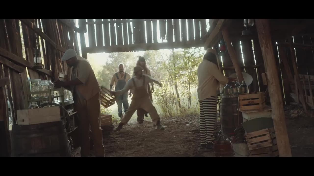 Yelawolf – "Barn Fire" (Official Video)
