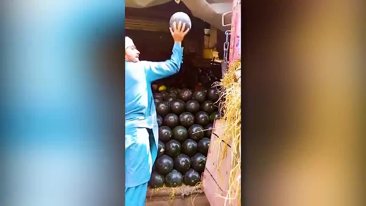 40 Fast Workers Doing Their Job Perfectly !