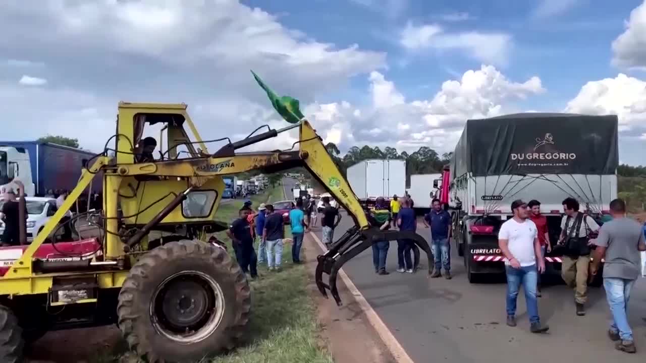 Brazil: Bolsonaro urges protesters to lift blockades