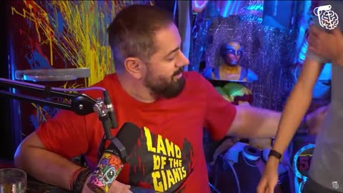 A TRETA COM PC SIQUEIRA - NANDO MOURA Cortes do Inteligência Ltda.