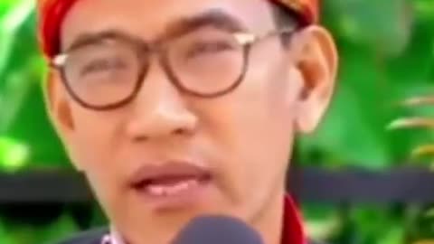 Heboh guy"dosen UI mengatakan bahwa Jokowi memproduksi bangsa yang terbelah?