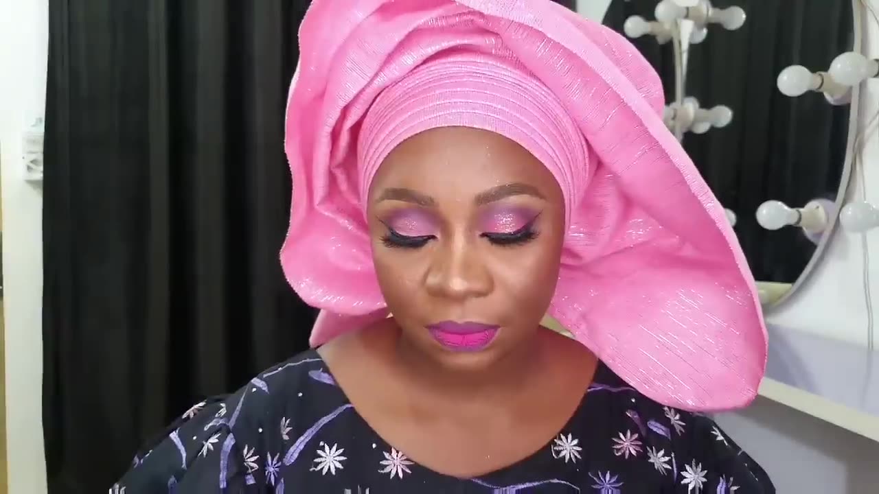 Must Watch 👆🏼 Unbelievable 😍Bridal Makeup And Gele Transformation | Makeup Tutorial💄