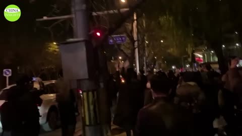 CCP's nightmare 10+ Cities Fight Against Police, 50 Universities Launch White Paper Revolution