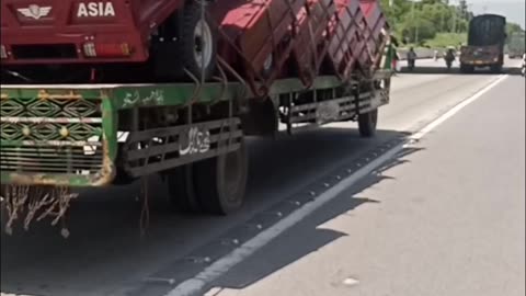 Wonderful load on truck..https://youtube.com/@pakistanisairsapatee