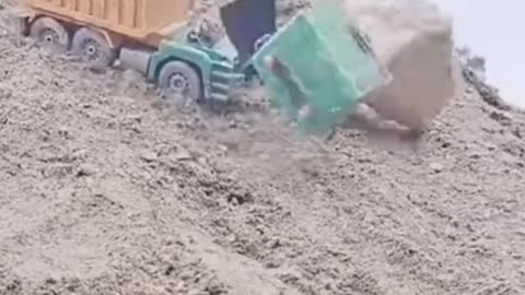 truck lost its head, too dangerous, unexpected accident
