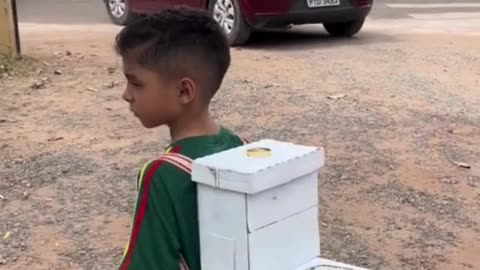 When Dad dresses his kid for “dress differently” day… 🚽😂 Is this creativity gone too far?