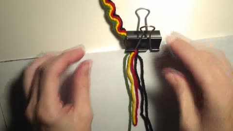 Single Peruvian Wave Friendship Bracelet DIY Tutorial