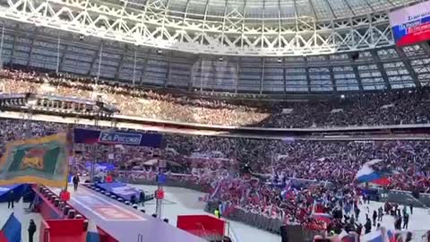 Putin leaves the stage at Luzhniki to thunderous applause