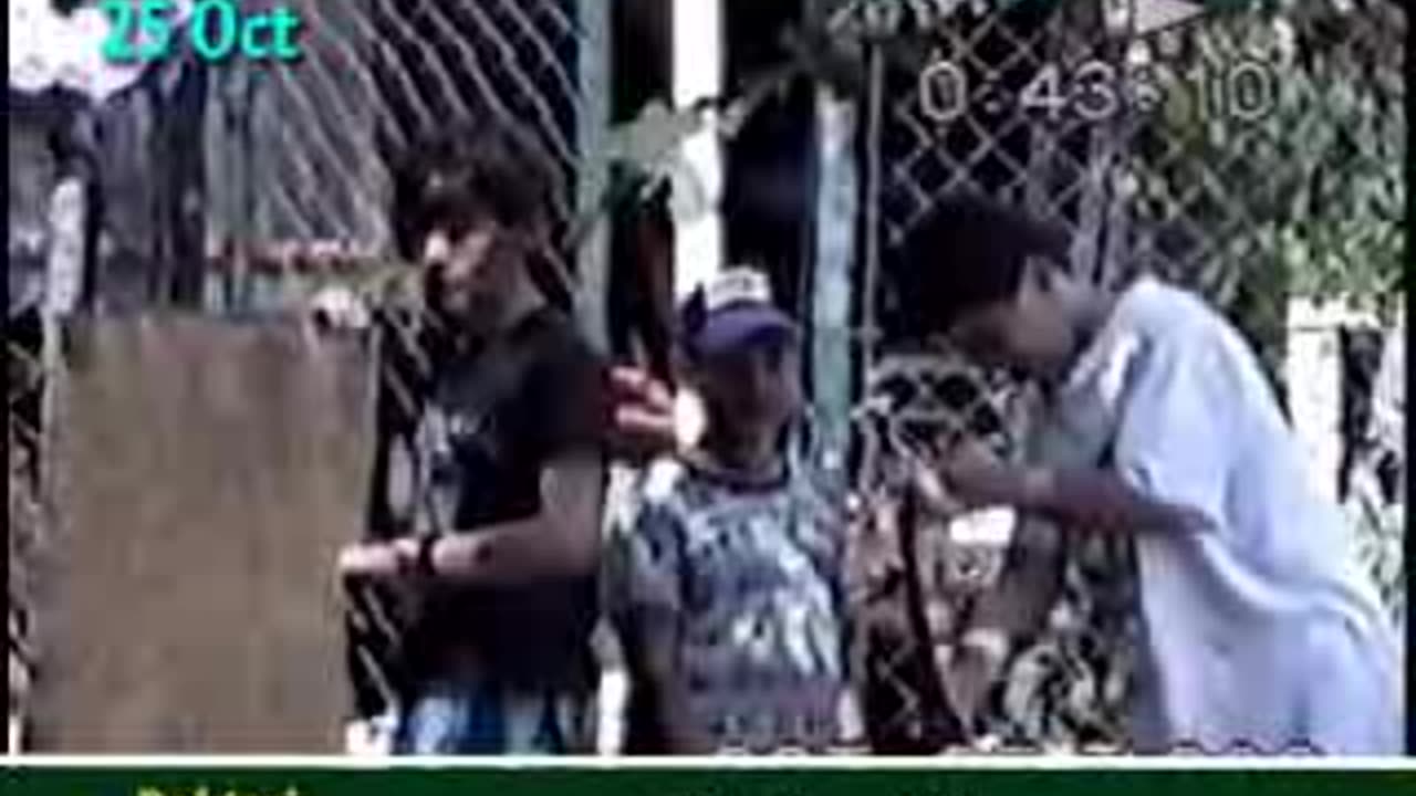 1992 M10 Carlos Alberto y sus amigos con Benito el araguato de Daktari