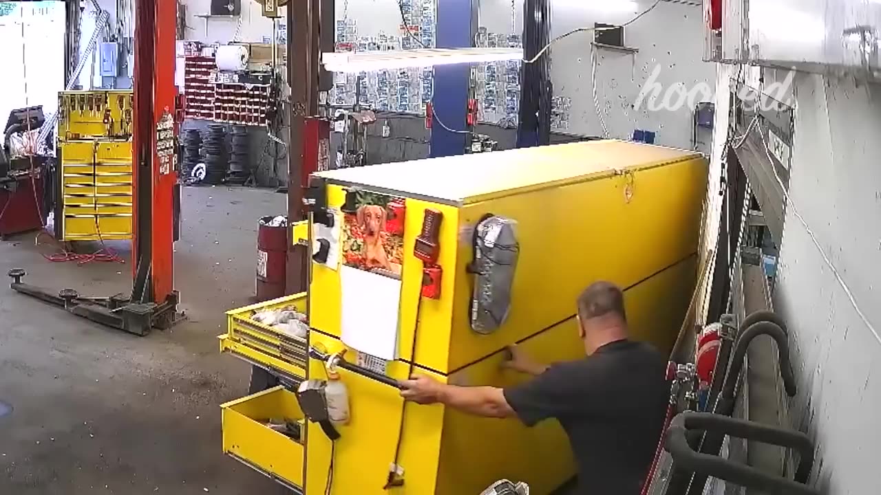 PEOPLE HAVING A BAD DAY AT WORK | WORK FAILS