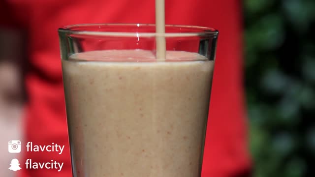 Peach Chai Smoothie - Healthy Smoothie Recipe