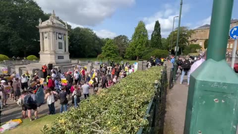 Concerned locals outnumbering lefties in Bournemouth!