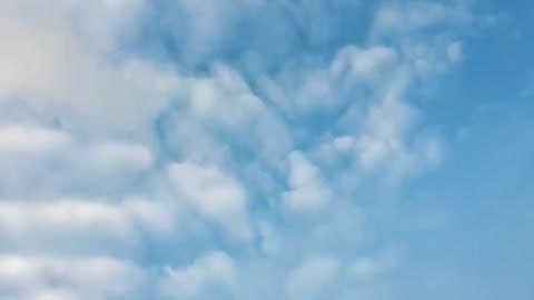 Himmel in Berlin am 10.11.2022 um 15:35 Uhr