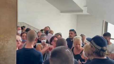 Gazdasági gondok / Economic problems