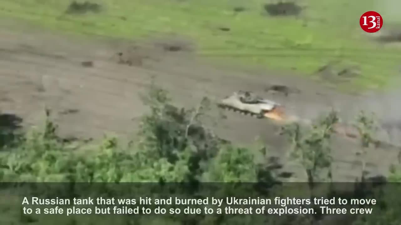 Russian soldiers escaped from the moving tank in the last moment