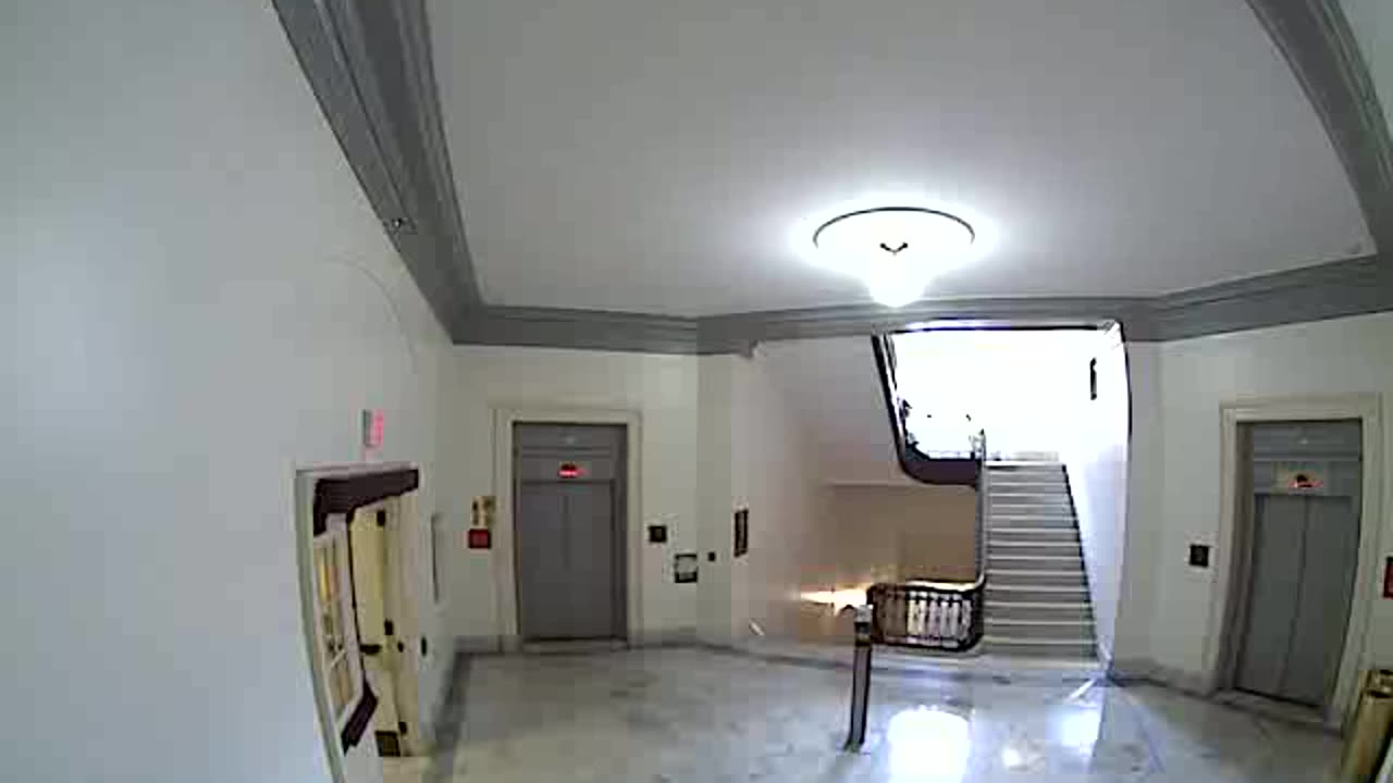 3485CHOB01Stair6_2021-01-06_11h20min04s677ms.mp4