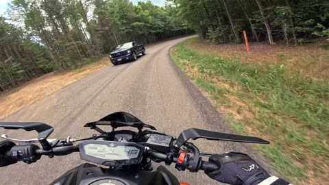 MT-07 Fast Ride Down Tiny Country Roads