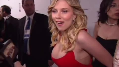 MORE CGI/DEEP FAKE THIS WOMAN 👩 BEHIND HER JUST DISAPPEARS😳