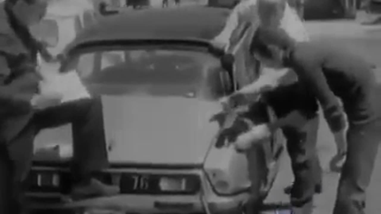 私たちは裕福なグローバリストの金に飢えたエリートたちに騙され、抑圧され、騙されてきました