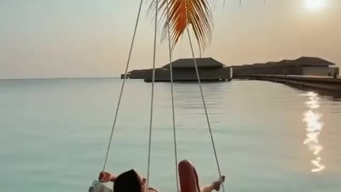 A free and easy person, forget the old anxiety and embrace the new hope