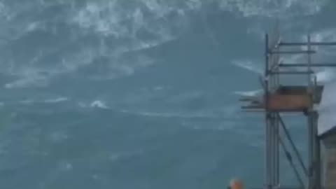 HUGE WAVES IN CORNWALL