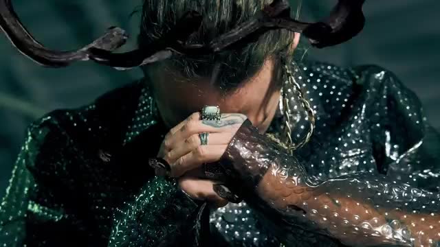 Irama - È La Luna (Ofsficial Visual Art Video)_Cut