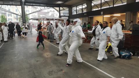 LMBL dansent au marché de Bourg en Bresse 7 Aout 2021