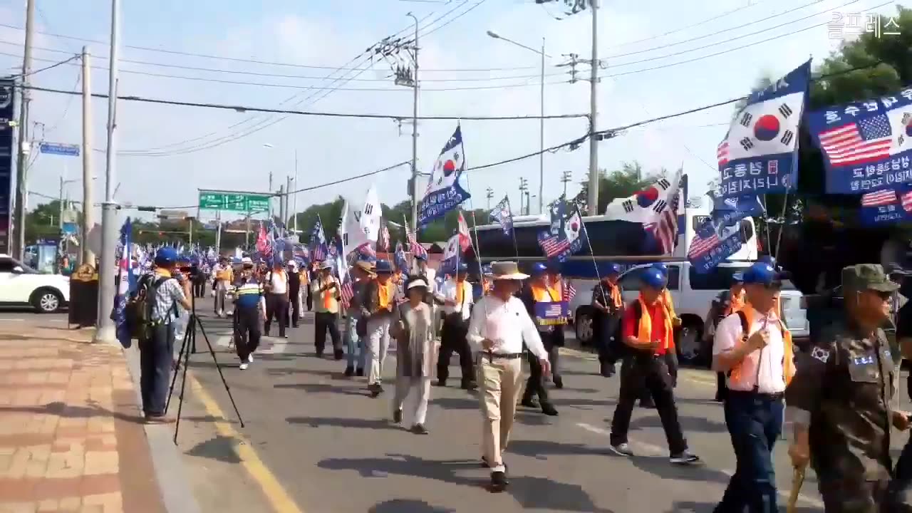 20190715_V3_S03(yl6EkZ5UoXQ)아름다운 구국 행진퍼레이드를 미군이 보는 앞에서