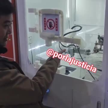 Locura Covid 17: máquina para hacer PCR