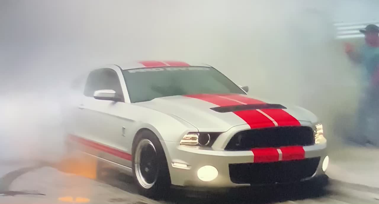 Mustang Shelby Gt Burnout
