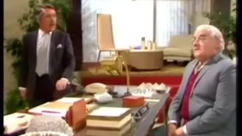 The Two Ronnies - Accountant Bore - 1981
