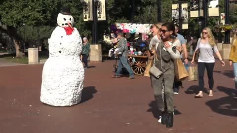 Please make friends with the snowman