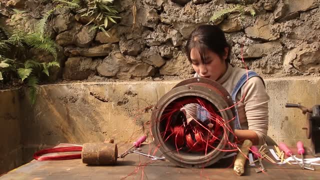 đź’ˇGenius Girl Repairs Super Huge Crawler Belt Conveyor That Bigger Than Cannon For Sand Plant Boss