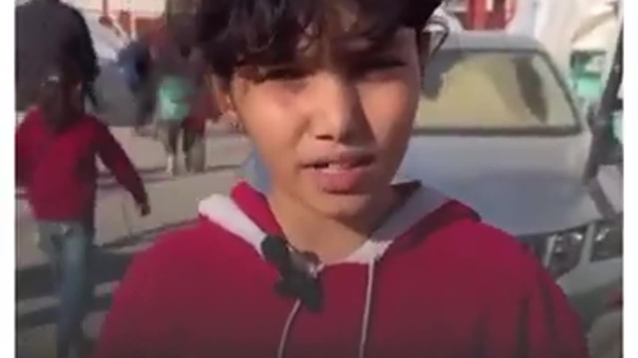 Palestinian girl want to reunite with her family.