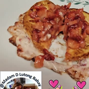 Super YUMMY Strawberry Cream Cheese Quesadilla - Fast and easy to make!