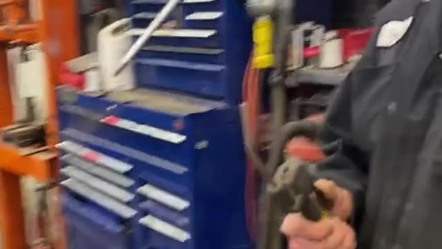 The pleasure of the car repairman