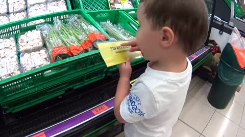 Bebê Fazendo Compras no Mercado com Carrinho de Brinquedo - Supermarket Shopping Cart Toys