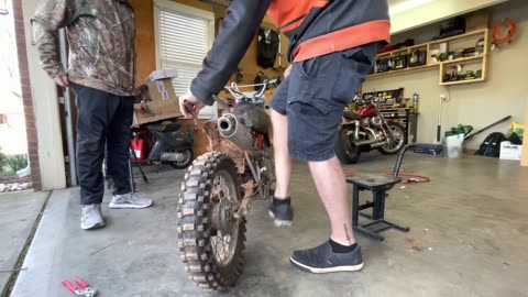 Cheap restoration of Honda Dirt Bike in 250$