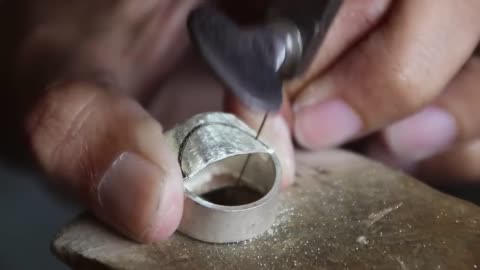 Make a gold ring for men - jewelry maker1