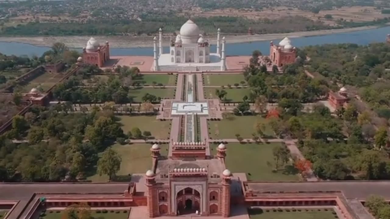 #TajMahal#IconicMonument#AgraLandmark#TajMahalViews#ArchitecturalBeauty#HeritageSite#TajMahalLove