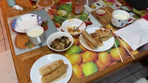 Luodong Briefly Shows You His Chinese Breakfast