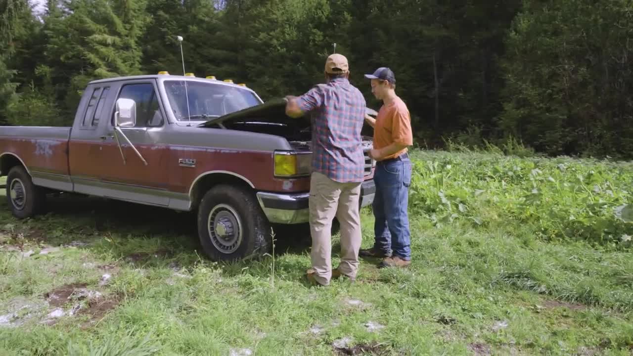 Duluth Trading TV Commercial Let Freedom Swing Free Swingin’ Flannel