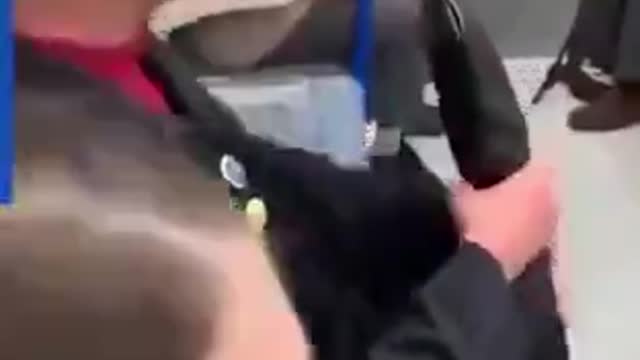 A truther on the subway trying to wake up the covidiots/sheeple around him.