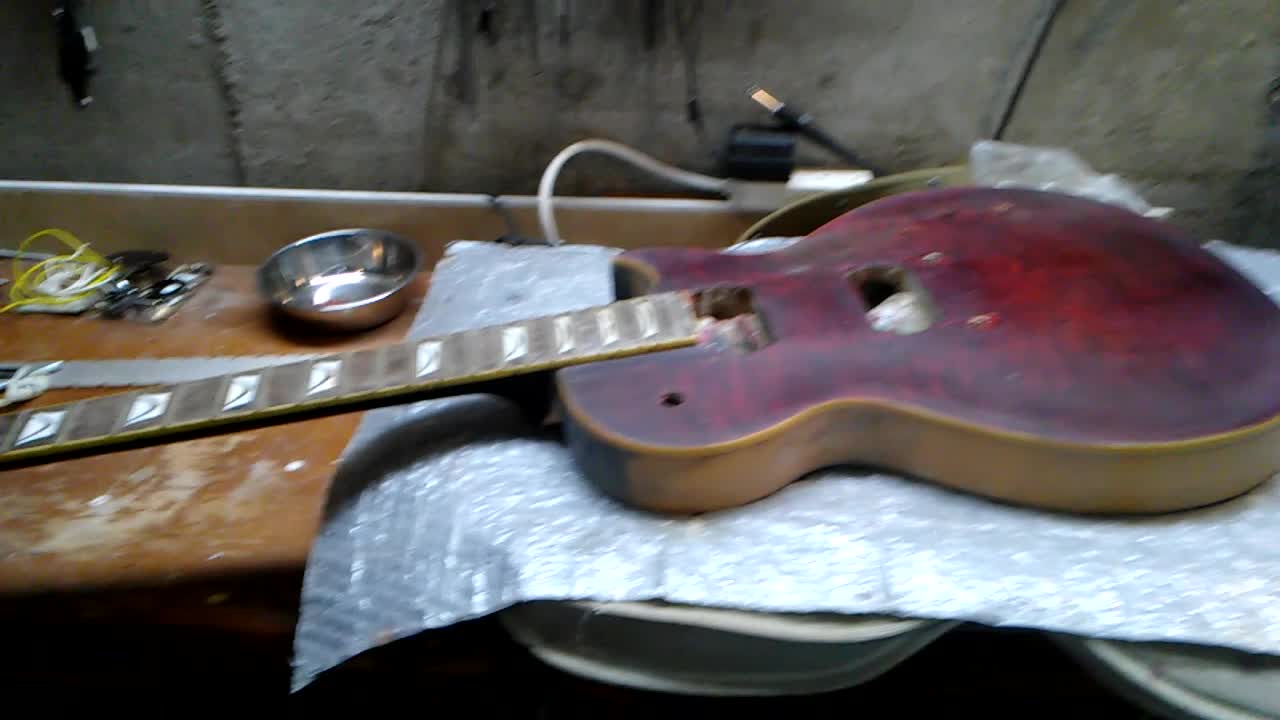 VGS ERUPTION LES PAUL COPY GUITAR. PT 1