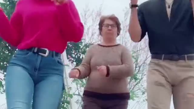 Rico rico riquísimo con ellaaaaa #abuela #ricochallenge fatimaespinar