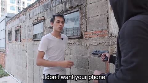 20 MUST SEE WAYS TO AVOID GETTING ROBBED