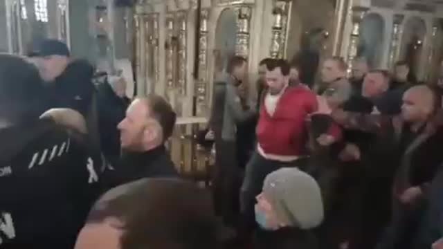Ukraine War - Orthodox priest attacked
